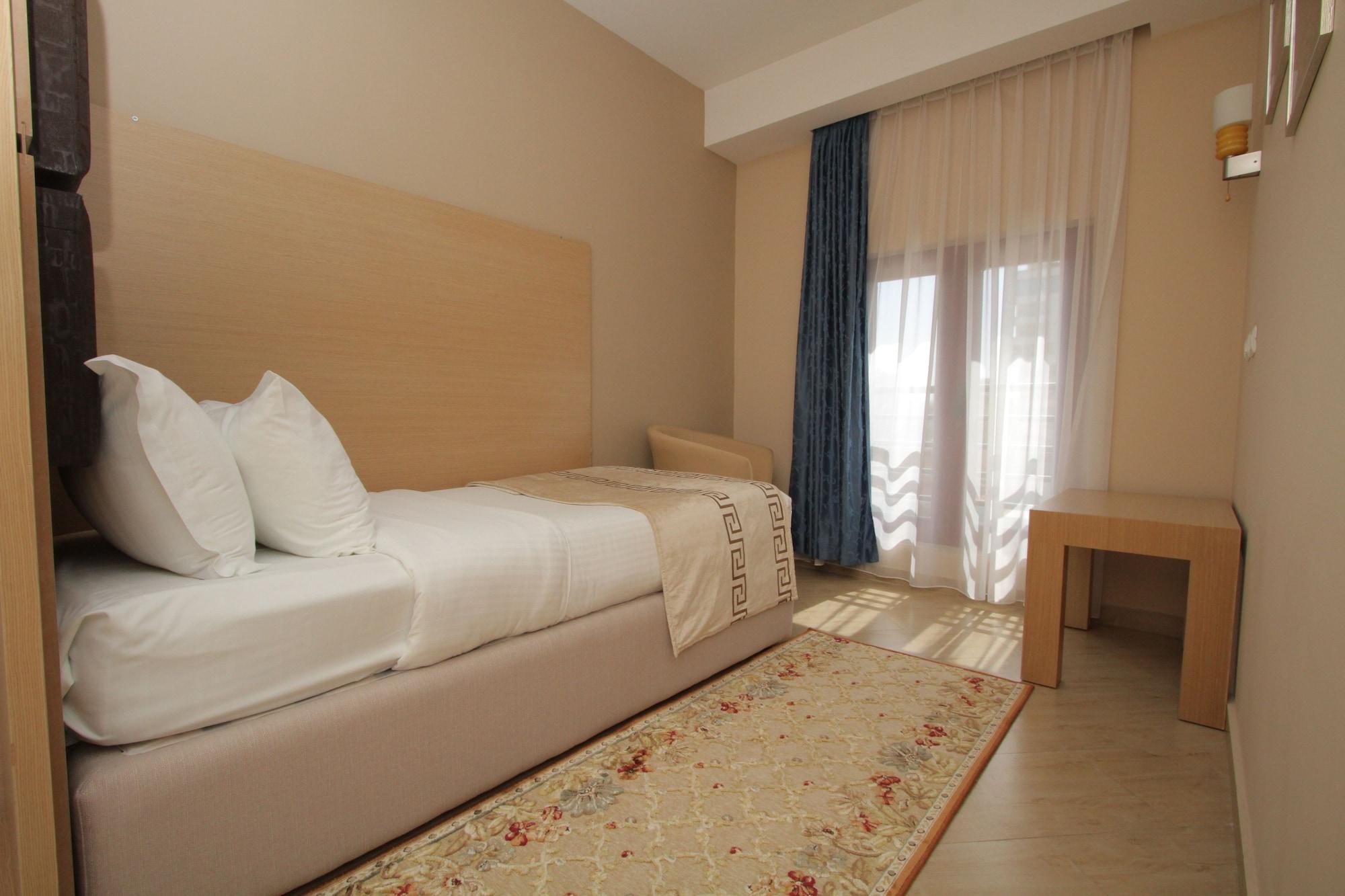 Capital Tirana Hotel Bruci Exterior photo