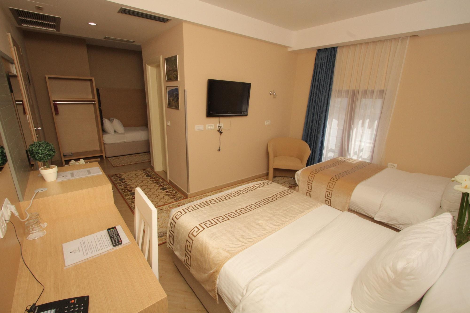 Capital Tirana Hotel Bruci Exterior photo
