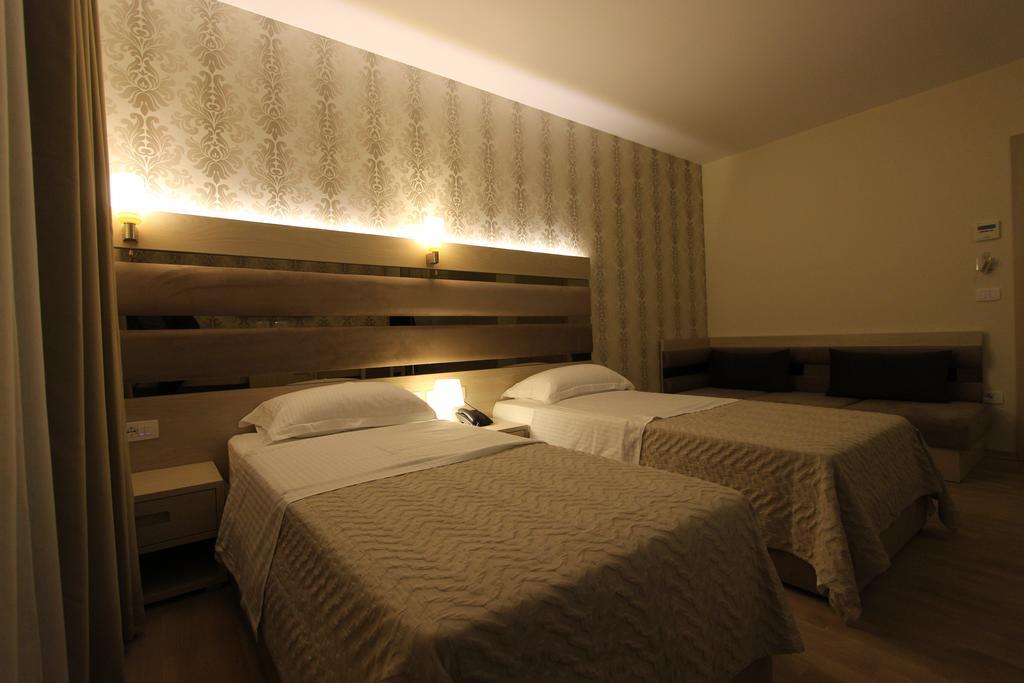 Capital Tirana Hotel Bruci Exterior photo