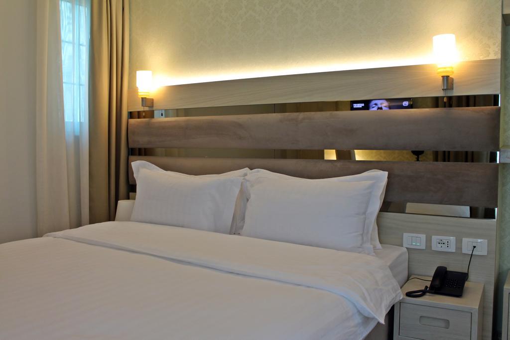 Capital Tirana Hotel Bruci Exterior photo
