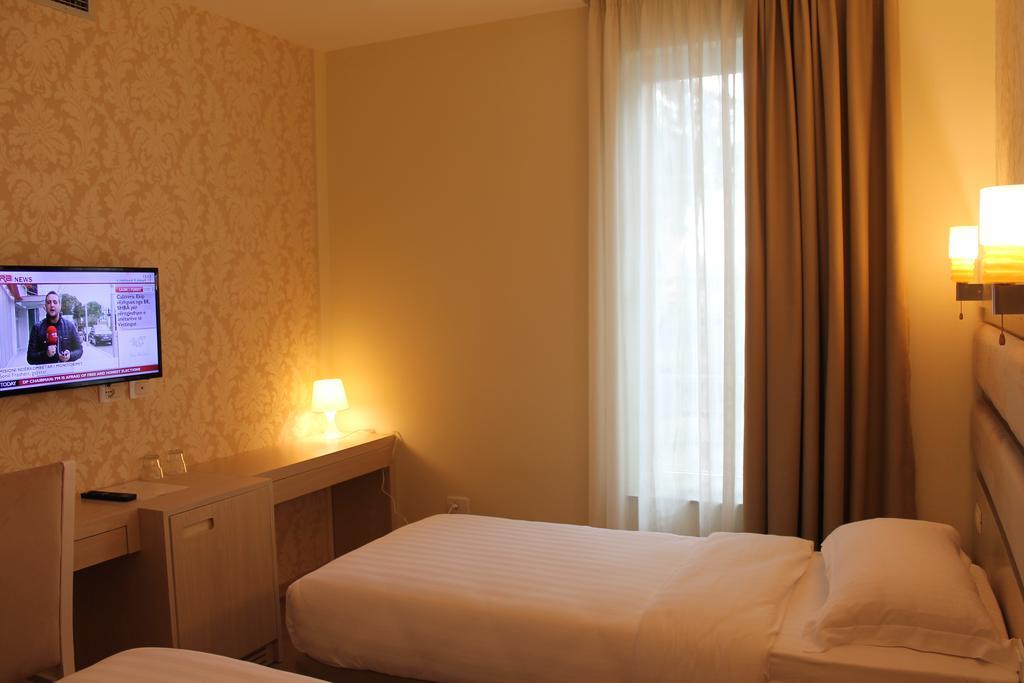 Capital Tirana Hotel Bruci Exterior photo